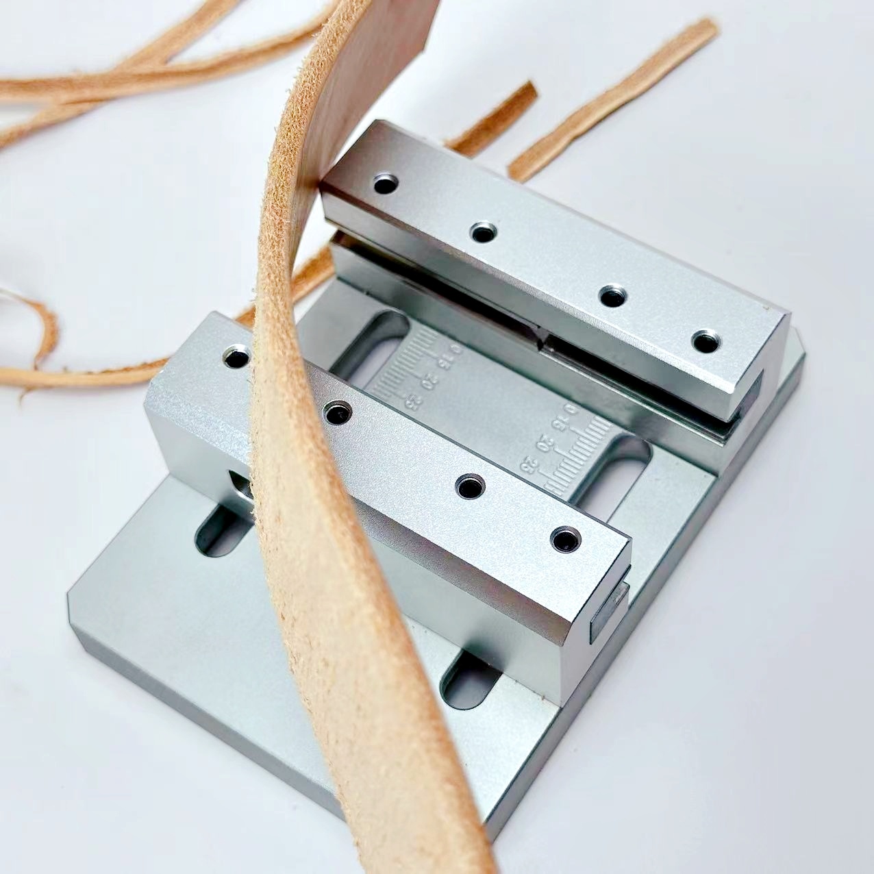 Mesin Pemotong Tepi Sabuk, Ala - Leatherwork Edge Beveler ulasan dan harga